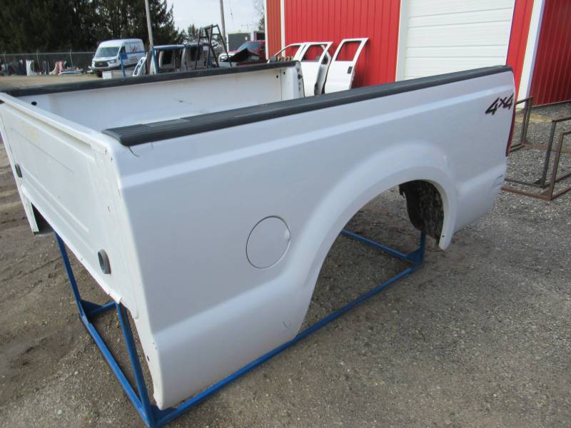 Used 04-08 Ford F-150 6.5' White Truck Bed, Dick's Auto Parts Middlebury IN