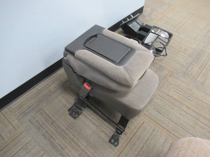 9906 Chevy Express/GMC Savanna Van Gray Center Console, Dick's Auto Parts, Middlebury, IN