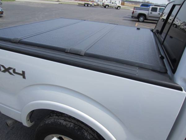 Side View of the Extang Encore Tonnneau Cover 