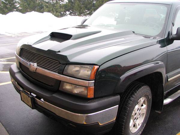 04 Chevy Silverado with a Reflexxion Ram Air Style Cowl Induction Hood