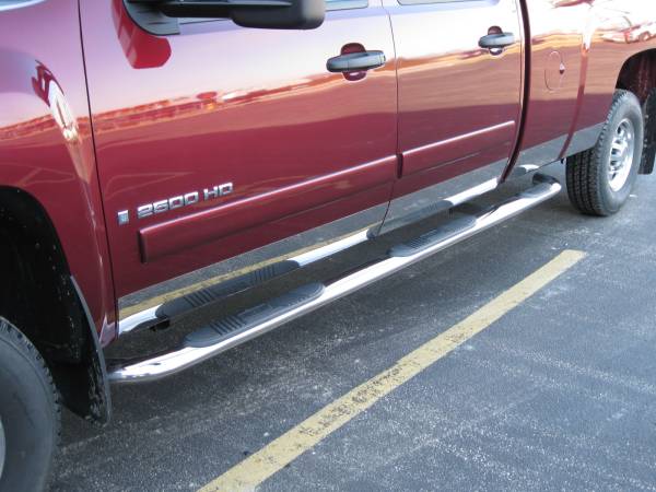08 Chevy Silverado Crew Cab 2500 with Luverne SST 4" Oval W2W Nerf Bars, and Infinate Lower SST Rocker Moldings