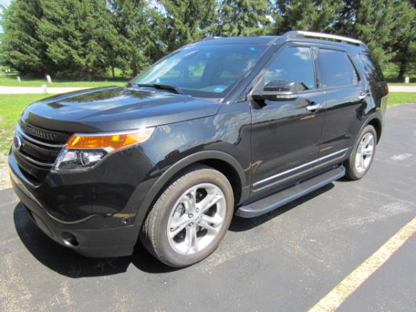 2013 Ford Explorer with Owens Transender Series ABS Plastic Running Boards