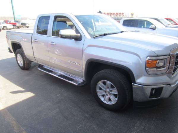 2015 GMC Sierra Double Cab with Luverne Stainless Steel Side Entry Steps!