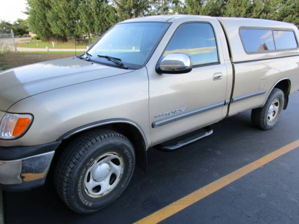 Toyota Tundra with a new set of black DeeZee 3" Universal nerf bars!