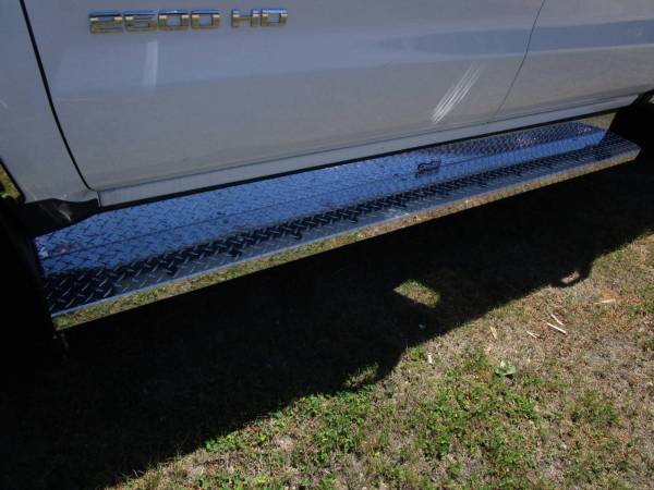 DeeZee Diamond Plate Aluminum Running Boards are an Attractive and Durable way to provide easy access to your cab!