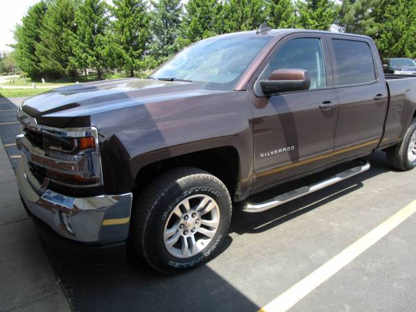 15 Chevy Silverado Double Cab with Luverne 3" SST Nerf bars!