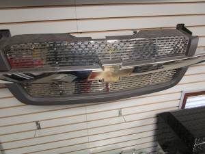 OE - 03-06 Chevy Silverado 1500 Gray Texture Takeoff Grille w/ Luverne Grille Insert