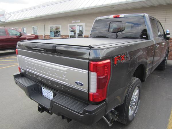 2017 Ford F-250 SD Retrax MX pro Aluminum Hand Rolling Tonneau Cover