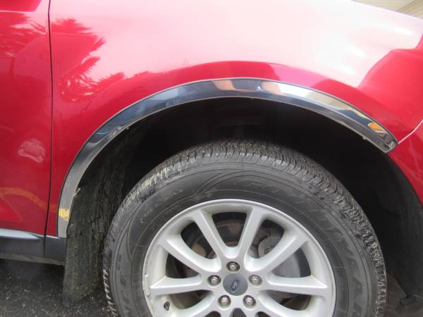 B&I Chrome Fender Trim