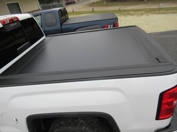 New Retrax Rolling Bed Cover 