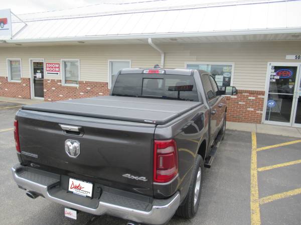 Ram 1500 with Trail FX Running Boards and Solid Fold 2.0 Bed Cover