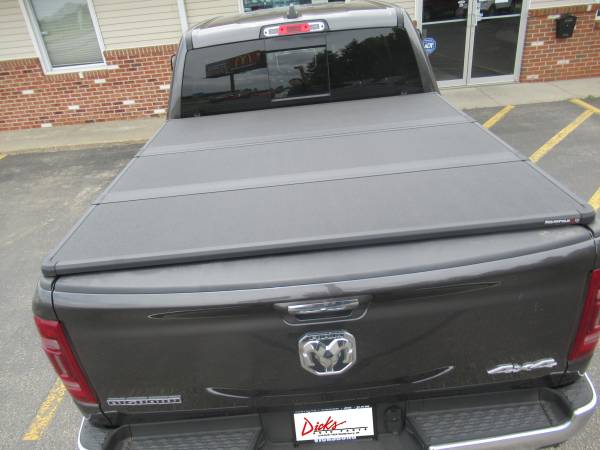 Ram 1500 with Trail FX Running Boards and Solid Fold 2.0 Bed Cover