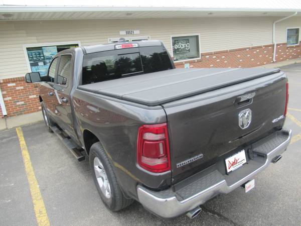 Ram 1500 with Trail FX Running Boards and Solid Fold 2.0 Bed Cover