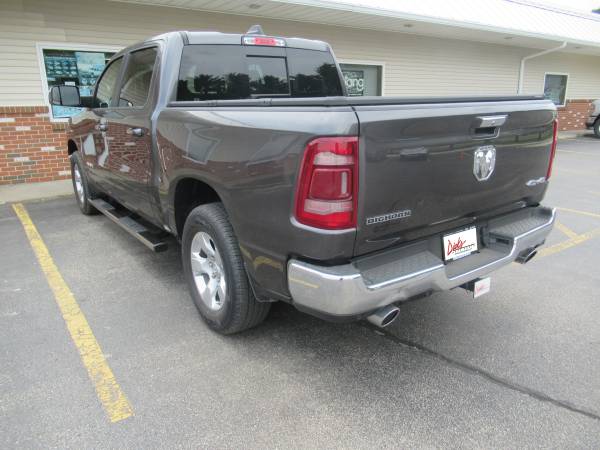 Ram 1500 with Trail FX Running Boards and Solid Fold 2.0 Bed Cover