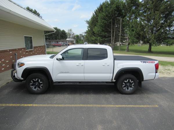 2017 Toyta Tacoma BAK Revolver X4