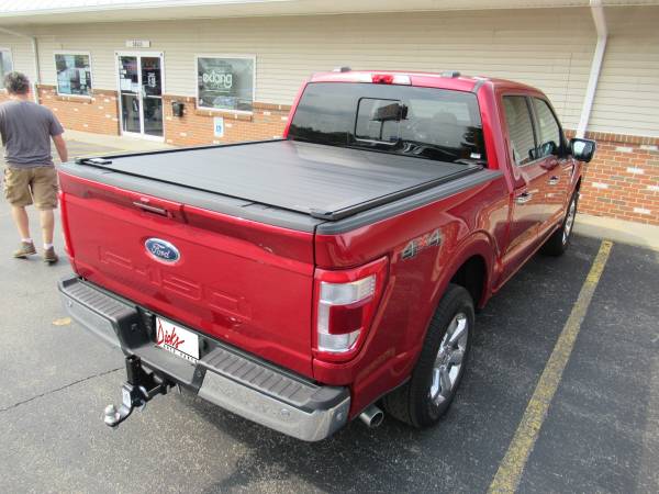 2021 Ford F150 With Retrax XR Rolling Cover