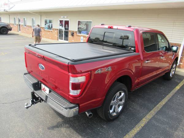 2021 Ford F150 With Retrax XR Rolling Cover