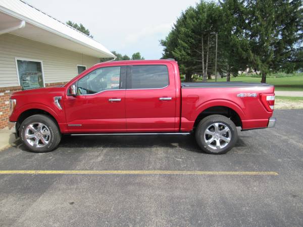 2021 Ford F150 With Retrax XR Rolling Cover