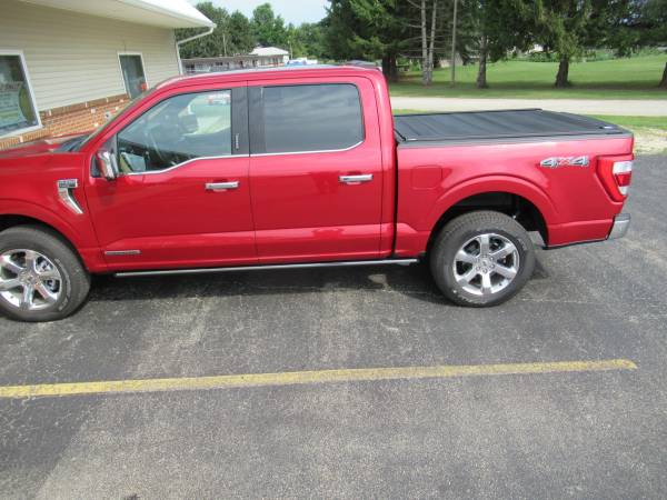 2021 Ford F150 With Retrax XR Rolling Cover