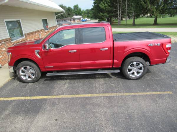 2021 Ford F150 With Retrax XR Rolling Cover