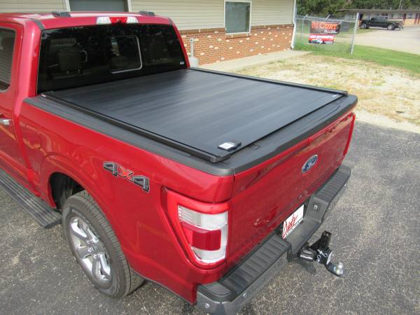 2021 Ford F150 With Retrax XR Rolling Cover