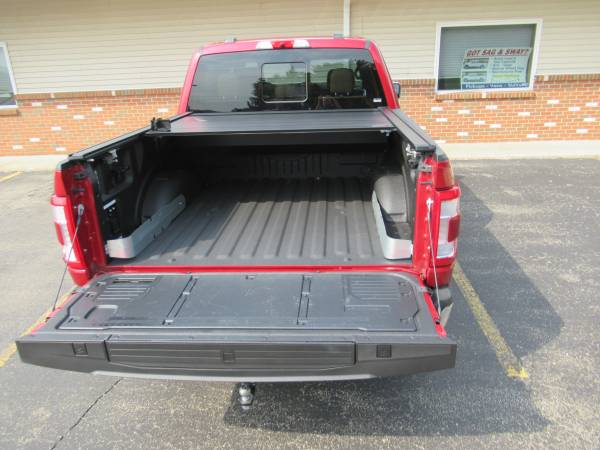 2021 Ford F150 With Retrax XR Rolling Cover