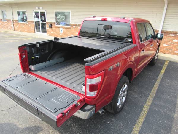 2021 Ford F150 With Retrax XR Rolling Cover