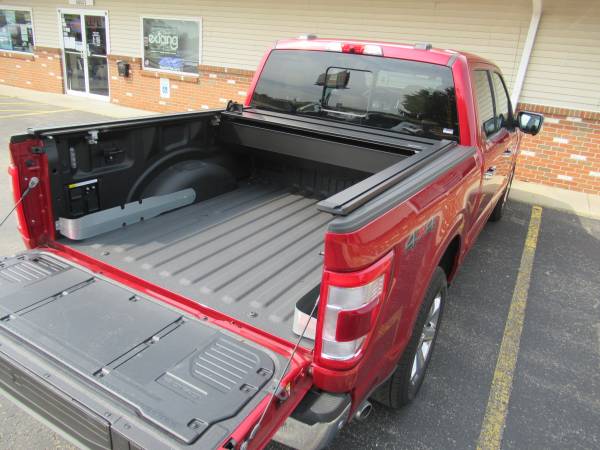 2021 Ford F150 With Retrax XR Rolling Cover