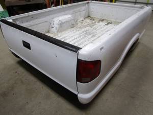 94-03 Chevy S-10/GMC Sonoma White 7ft Long Truck Bed