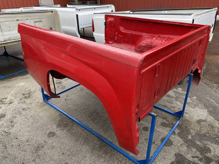 Chevrolet  - 04-12 Chevy Colorado Red 5ft Crew Cab Short Truck Bed