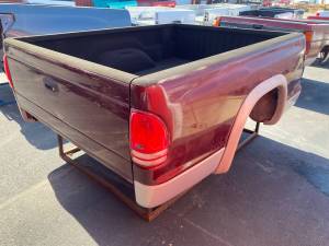 97-04 Dodge Dakota 6.6ft Burgundy/Silver Truck Bed