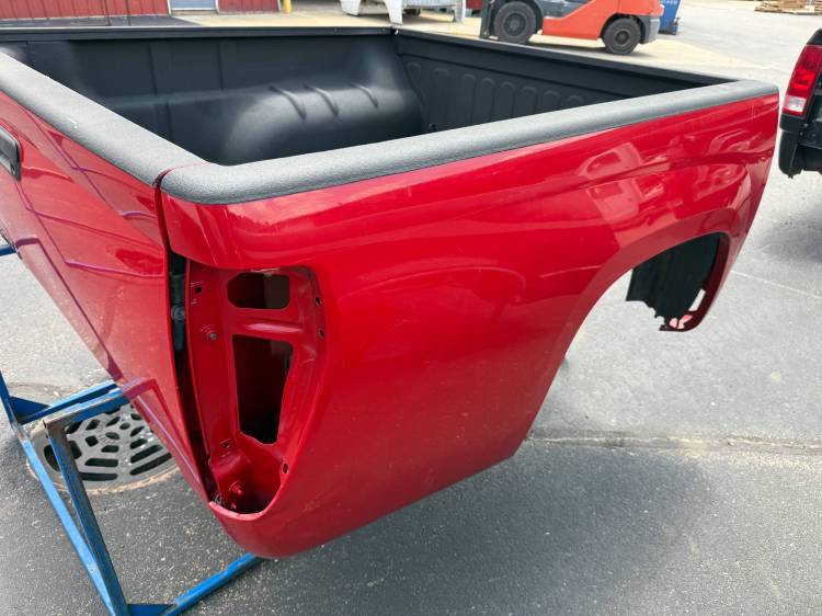 Chevrolet  - 04-12 Chevy Colorado Red 5ft Crew Cab Short Truck Bed