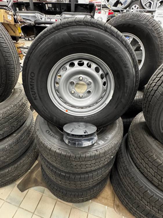 07-26 Mercedes-Benz Sprinter 2500 Van 16" 6 Lug Wheels (4)-245/75R16 Kumho Crugen Tires