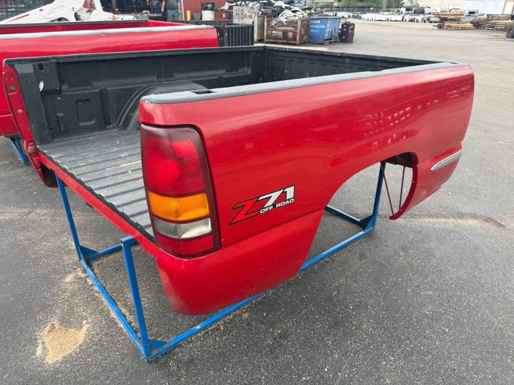 Chevrolet  - 99-06 GMC Sierra /Chevy Silverado Red 6.5ft Short Bed