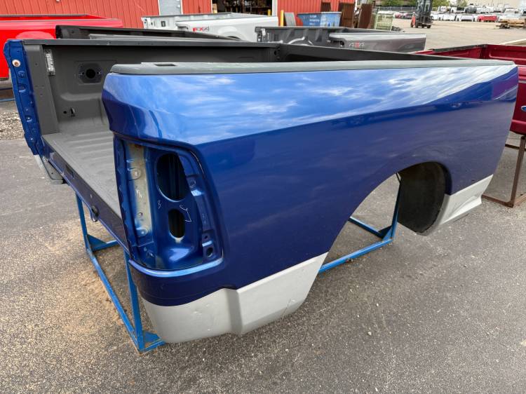Dodge  - 09-18 Dodge Ram 2500/3500 Blue and Silver 6.4ft Short Bed
