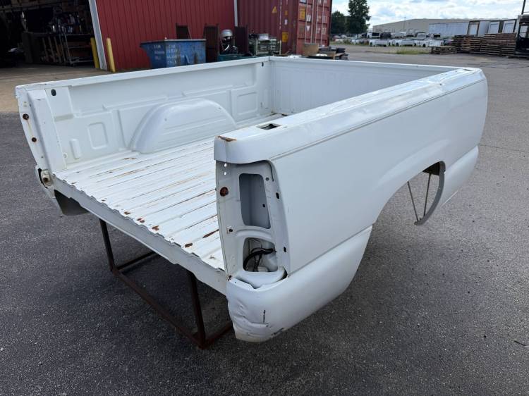 Chevrolet  - 99-06 Chevy Silverado/GMC Sierra White 6.5ft Short Bed