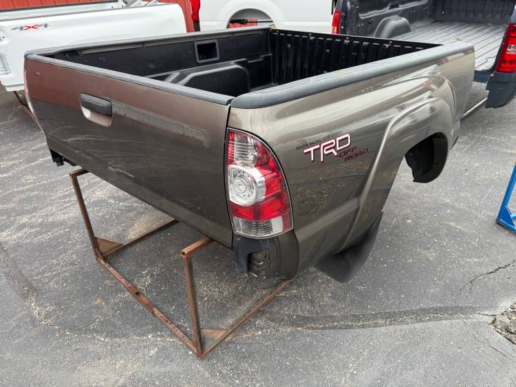 Toyota  - Used 05-15 Toyota Tacoma Access Cab 6ft Brown Short Bed