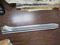GM - 90-91 Chevy/GMC R3500/Suburban/V3500 Right Front and Rear Sill Plate - Image 4
