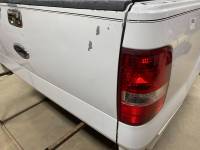 04-08 Ford F-150 White 5.5ft Short Truck Bed - Image 26