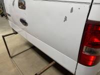 04-08 Ford F-150 White 5.5ft Short Truck Bed - Image 27