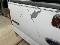04-08 Ford F-150 White 5.5ft Short Truck Bed - Image 32