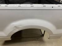 04-08 Ford F-150 White 5.5ft Short Truck Bed - Image 60