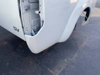 05-21 Nissan Frontier White 6 ft King Cab Short Bed - Image 12