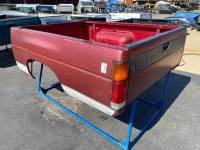 86-97 NISSAN HARD BODY KING CAB MAROON  6' - Image 4