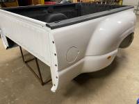 01-06 Chevy Silverado 3500 White Dually Bed 8' - Image 11