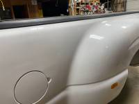 01-06 Chevy Silverado 3500 White Dually Bed 8' - Image 13