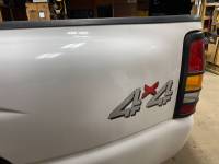 01-06 Chevy Silverado 3500 White Dually Bed 8' - Image 18