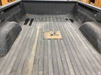 01-06 Chevy Silverado 3500 White Dually Bed 8' - Image 25