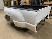 01-06 Chevy Silverado 3500 White Dually Bed 8' - Image 32