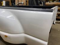 01-06 Chevy Silverado 3500 White Dually Bed 8' - Image 34